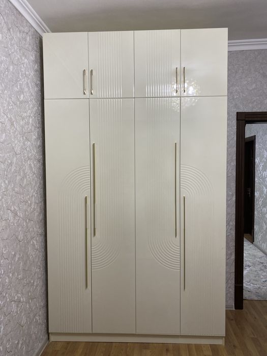 Шкаф     Хайтек