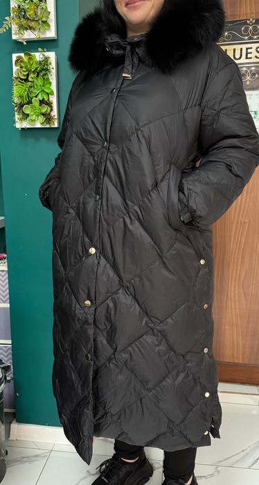 Дамско дълго яке с естествен косъм на качулка