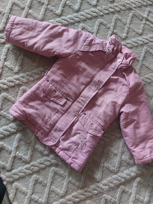 De vânzare geacă de toamnă pt bebeluși Mărimea 80-86