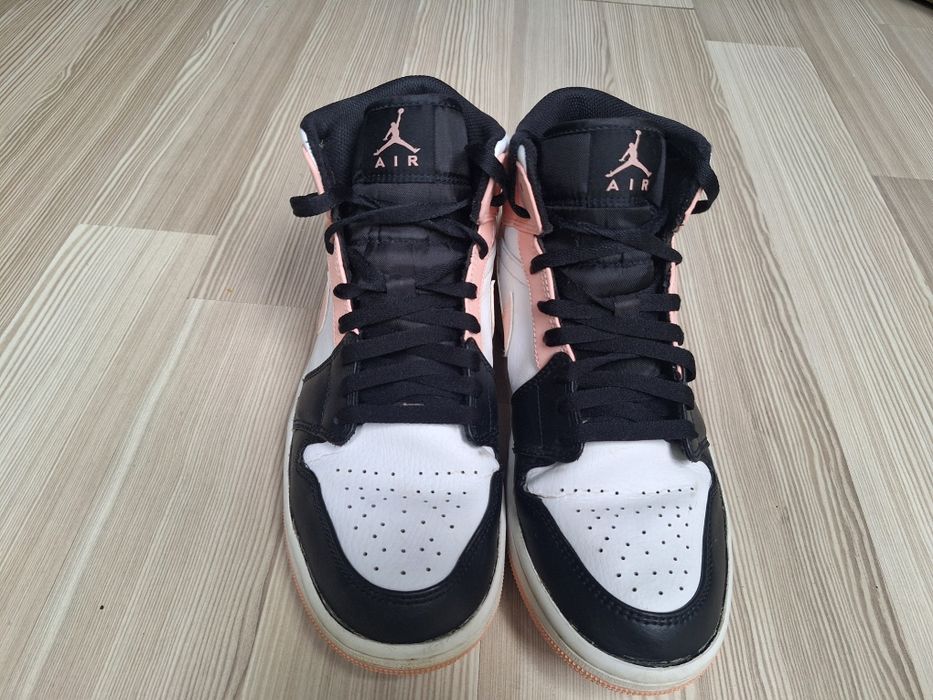 Air Jordan 1 Mid Limited Edition "Crimson Tint" marimea 42.5