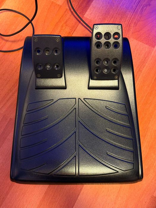 Volan Logitech Driving Force GT + Pedale – Stare foarte buna