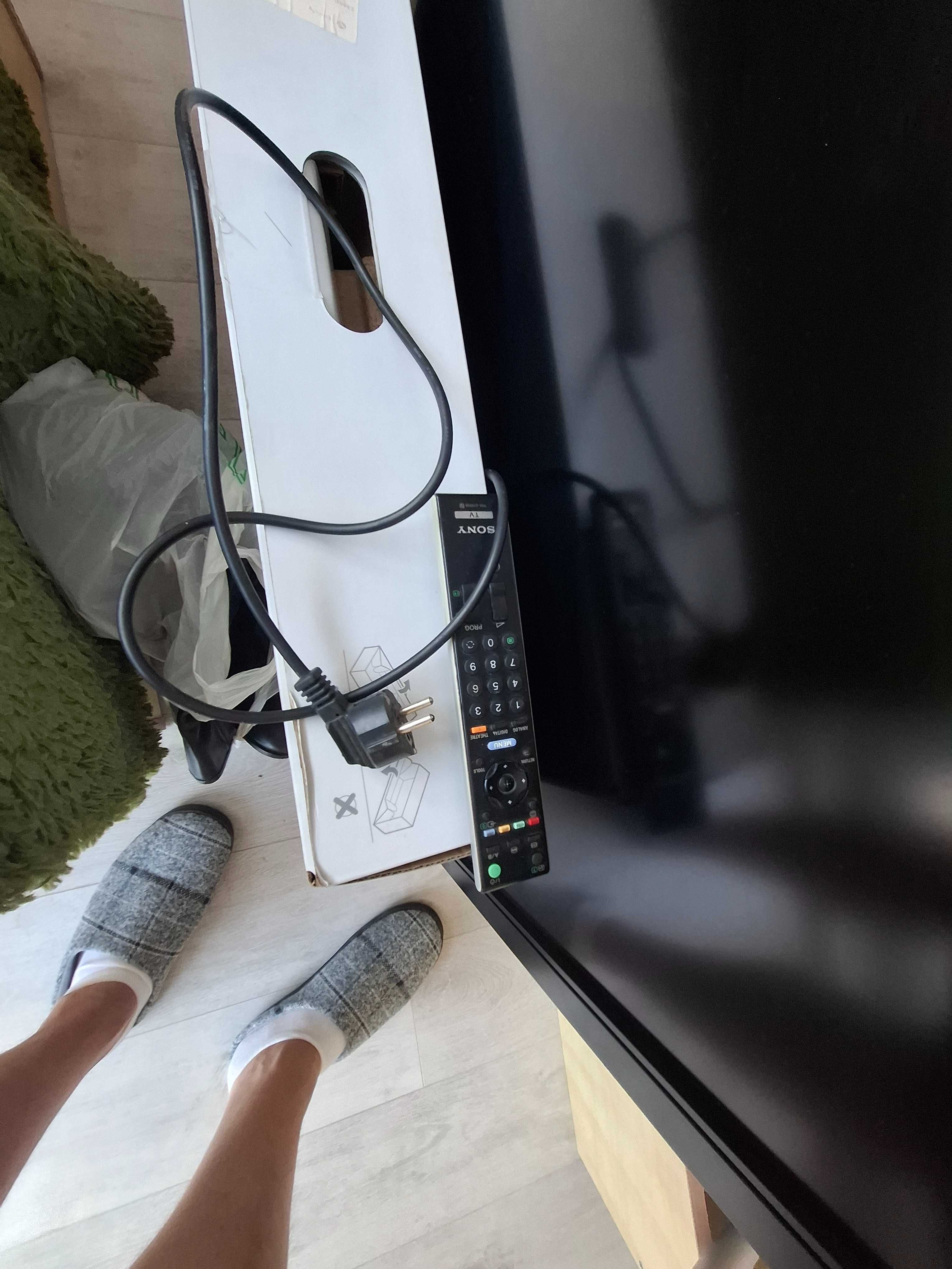 Телевизор Sony 46" KDL (ок. 2007–2008 г.) – работещ, без стойка