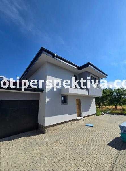 реф.15939 Самостоятелна къща с гараж в с. Първенец!