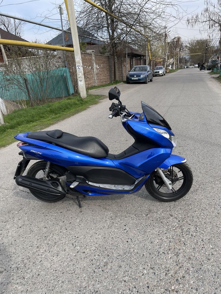 Продам HONDA PCX 125