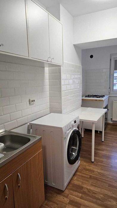 Inchiriez garsoniera spatioasa in Confort City disponibila imediat