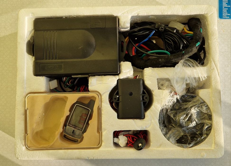 Pornire din telecomandă si alarma