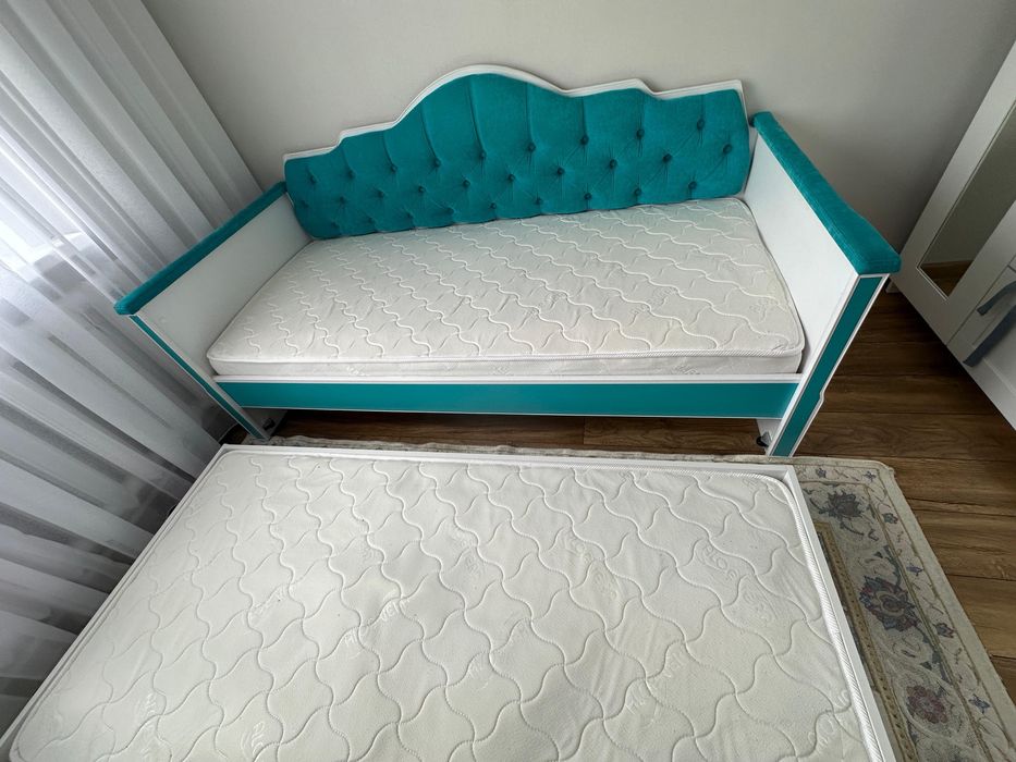 Детская кровать, ширина 80, длина 180.