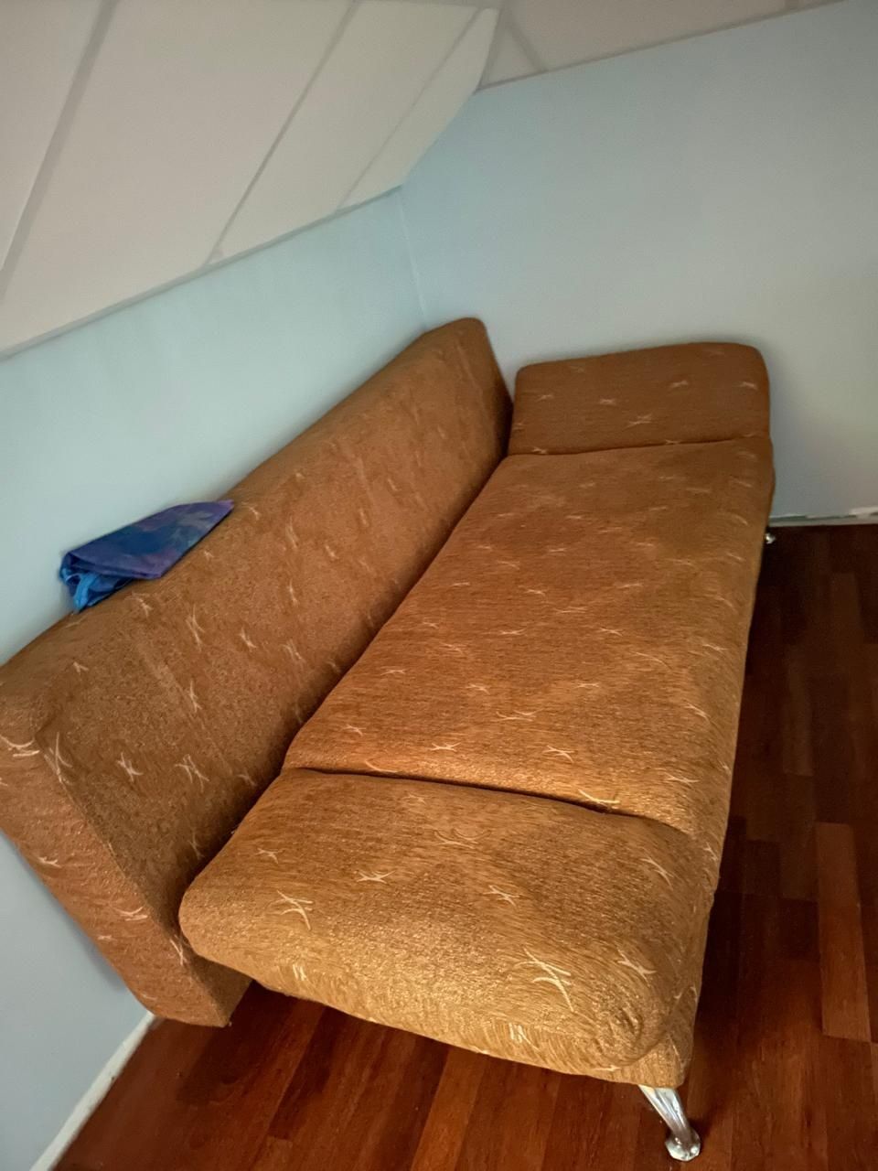 Продам диваны и кресло