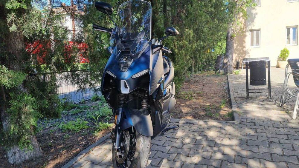 MaxiScuter Zontes M310, Moto Daytona (SYM), 10.000 km