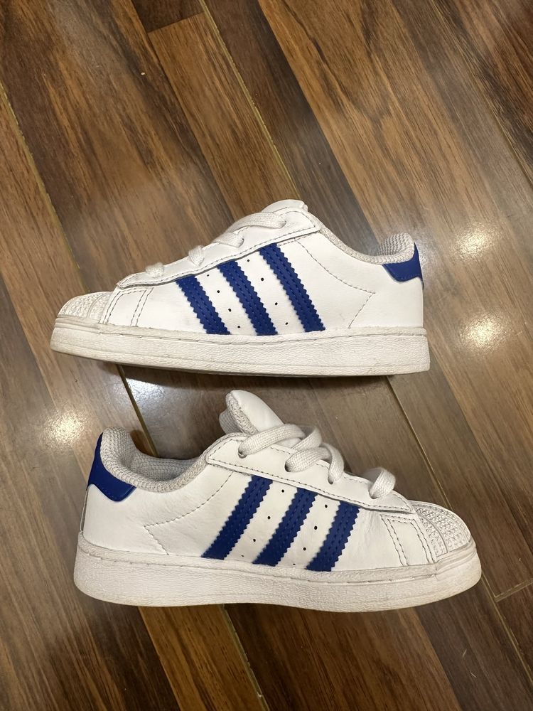 Adidas Superstar, 25