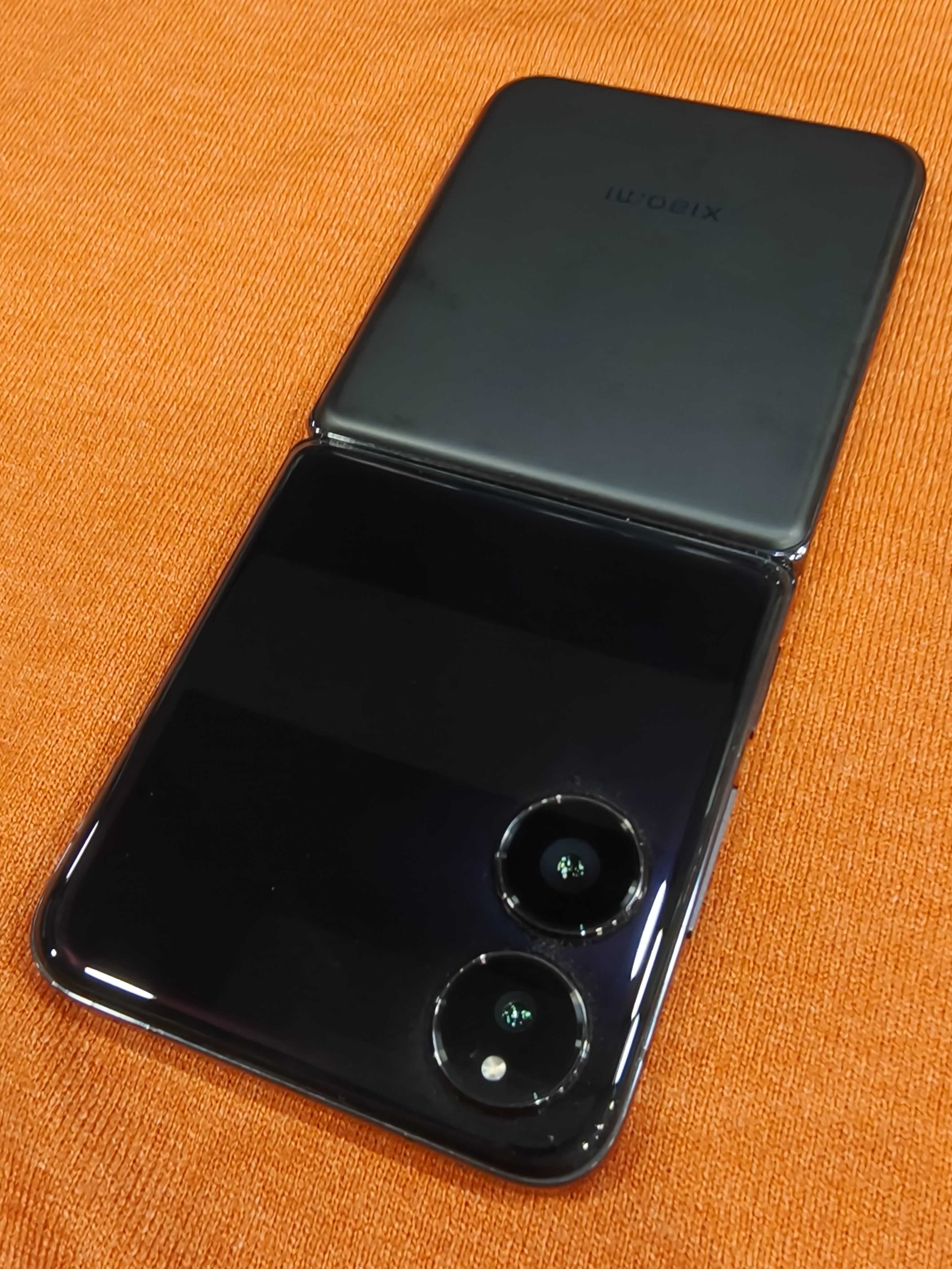 Сгъваем Xiaomi Mix Flip черен 12/256 SD8 Gen3 Leica