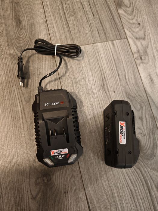 Acumulator Parkside 4Ah,20 V Smart + încărcător noi