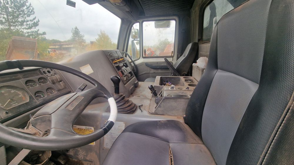 Продавам камион самосвал