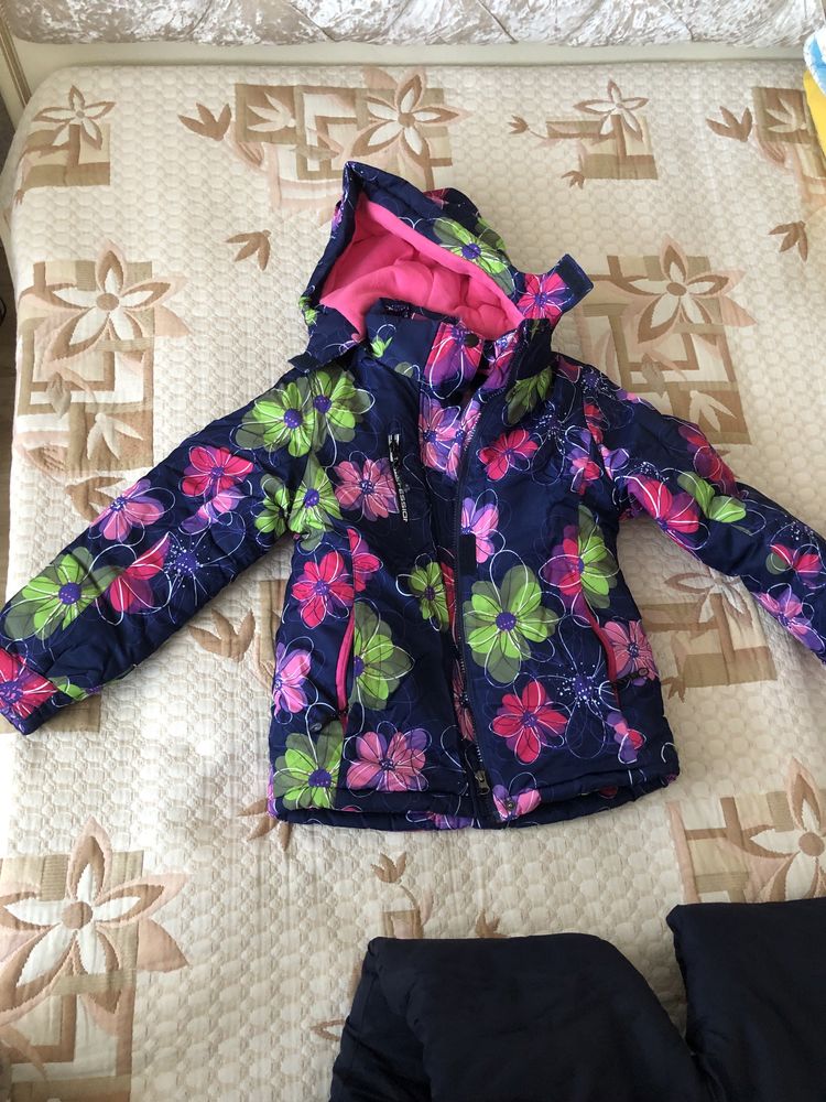 Продается непромакаемая детская куртка пуховик сс штанами