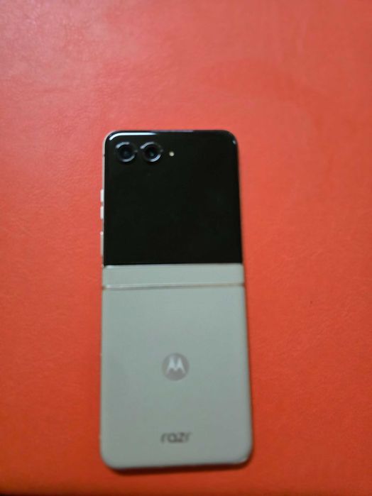 Motorola razr 50