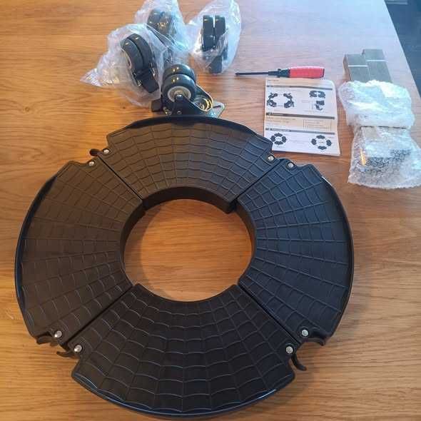 Регулируема поставка на колела за саксии (35–48 см)