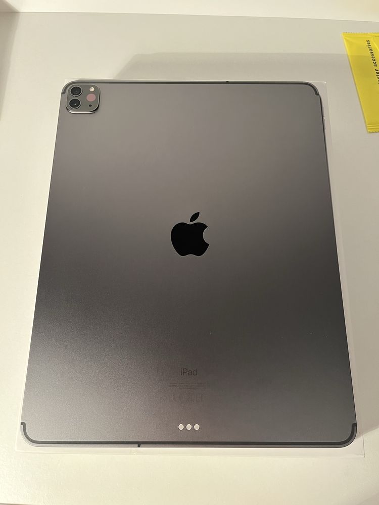 iPad Pro 12.9-inch (4th) Wi-Fi + Cellular, 512GB, Space Gray