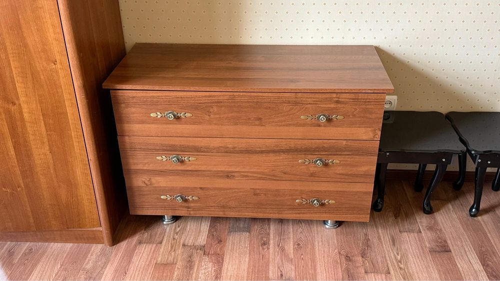 Комод для хранения бу