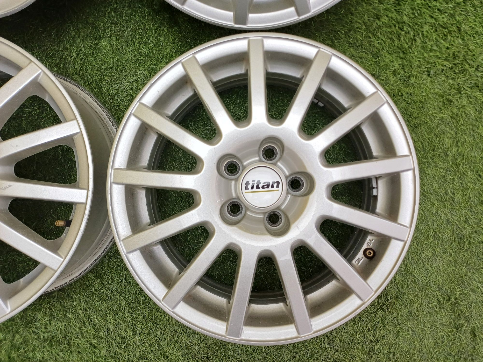 Диски R15 5×100 на Volkswagen и другие.