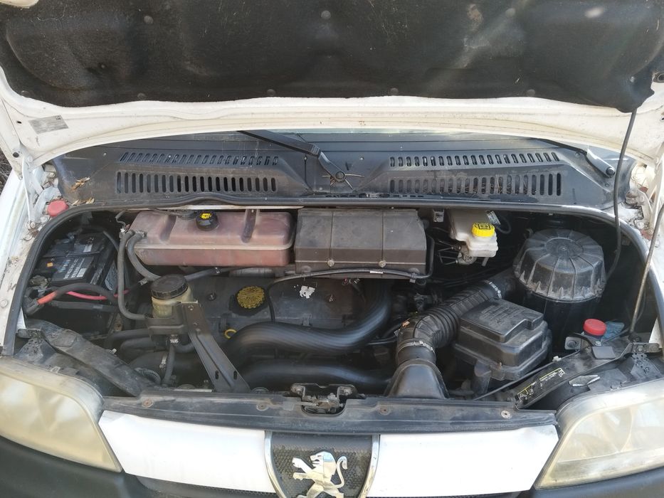 Продавам Бус Пежо