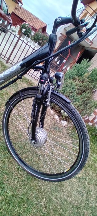 Bicicletă electrică asistată .