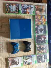 Vând Xbox 360 cu 2 manete 10 jocuri