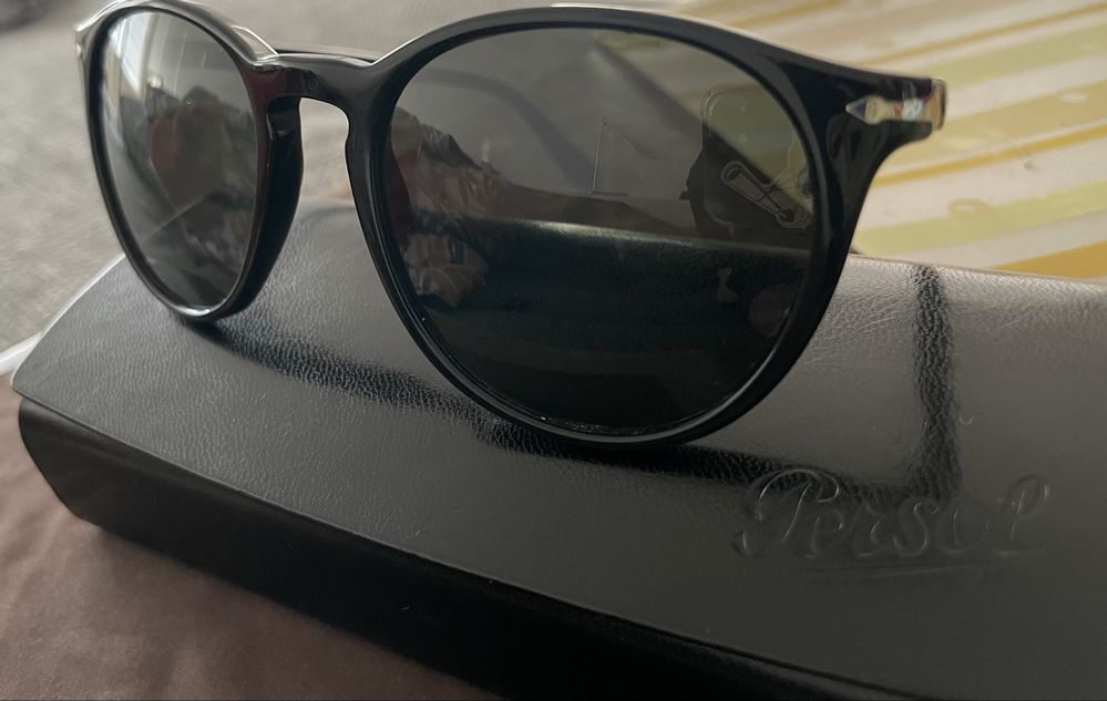 Слънчеви очила Persol PO3152s и Oakley Holbrook Metal