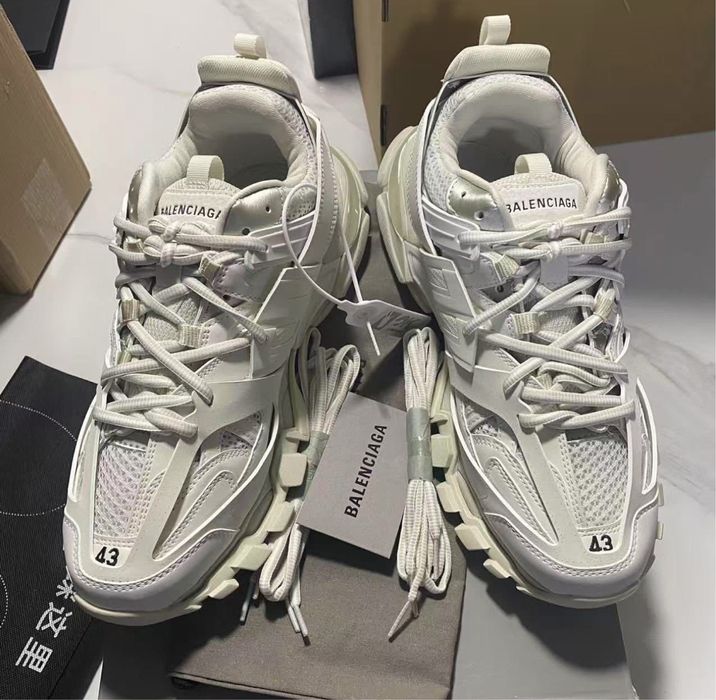 Balenciaga track alb