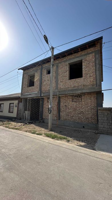 Продается 2-этажный, 6-комнатный кирпичный дом