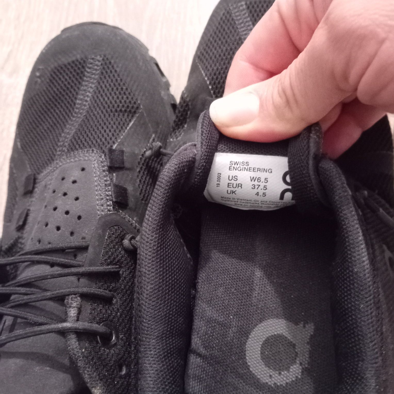 On Cloud 37.5 ca noi  sau lot Crocs C7 38 livrare gratuită