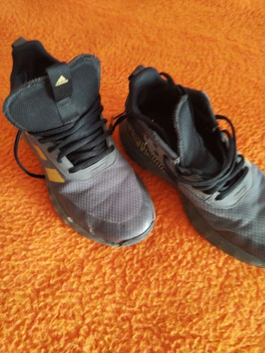 Adidași firma  100lei