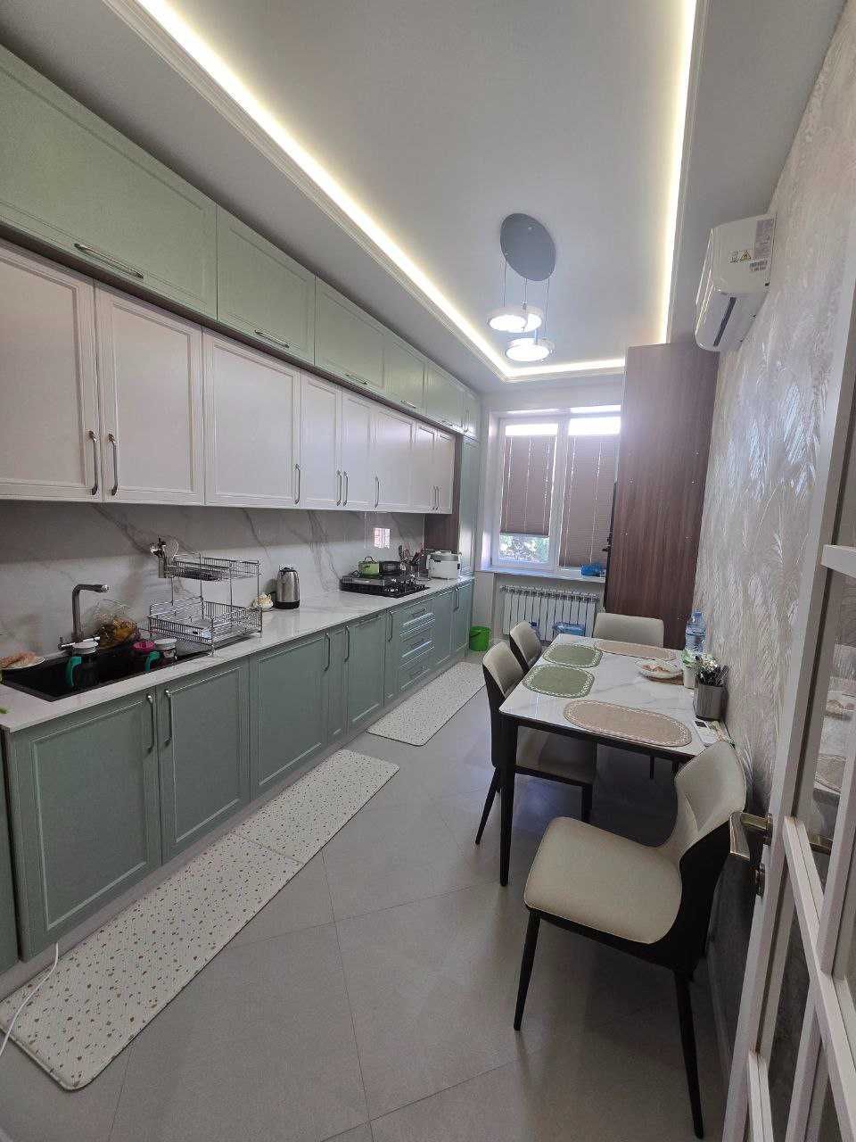 Продается 4х комнатная Квартира ТТЗ Мирзо Улугбекский район (7144)