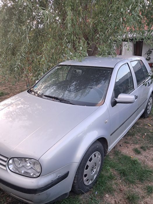 Vând mașină pentru Rabla