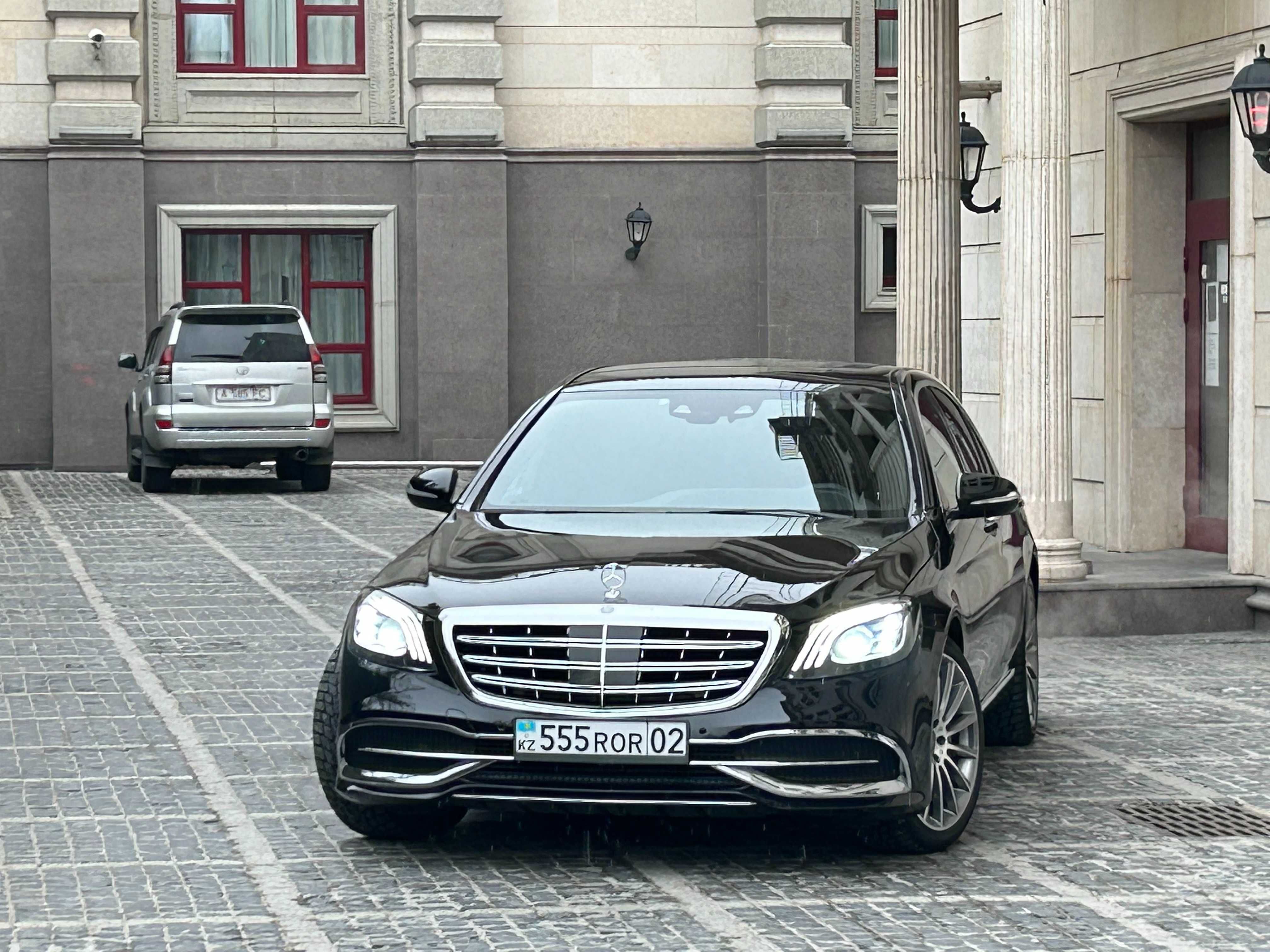 Аренда с водителем авто Мерседес W222,W221