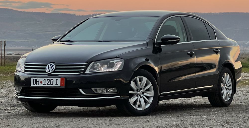 Vw Passat Highline 2.0 Tdi 140 cp LIMUZINA 2012 Full Led