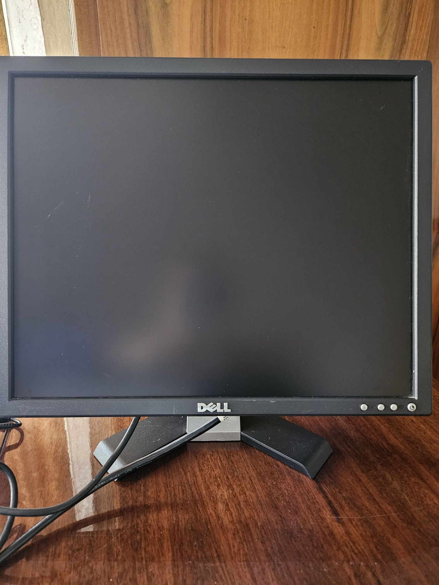 Монитор dell със захранващ кабел