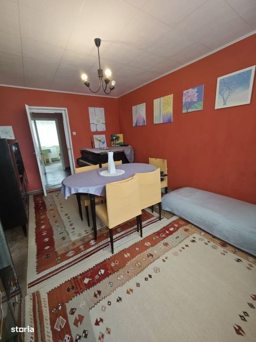 Apartament 4 camere, 2 bai, 70 mp – zona verde si linistita