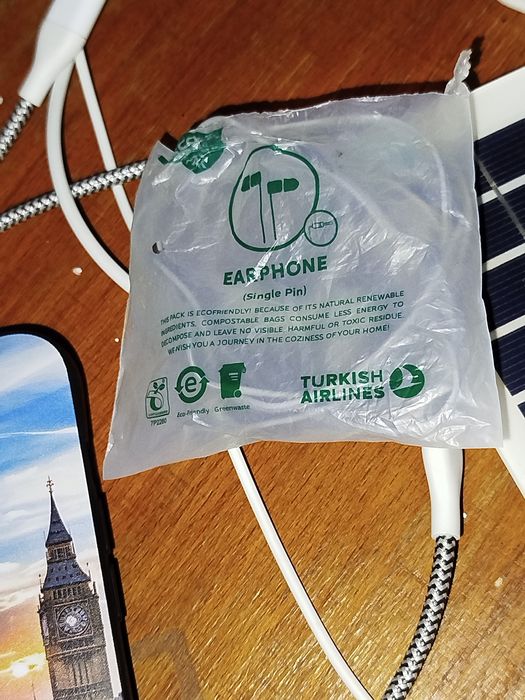 Vând cablu încărcare iPhone 14 si husa