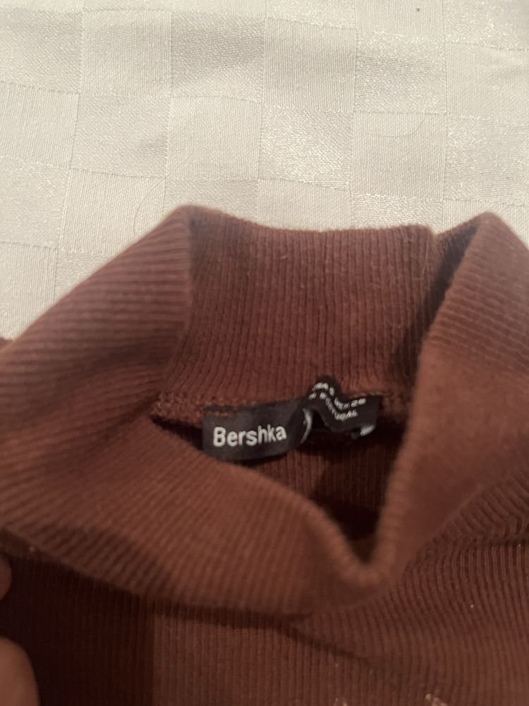 Блуза на марка Bershka