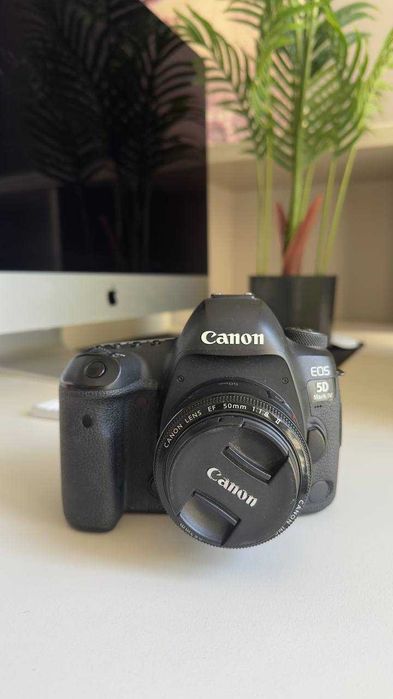 Зеркальная фотокамера Canon EOS 5D Mark IV Body —С оптикой 50mm ef/1,8