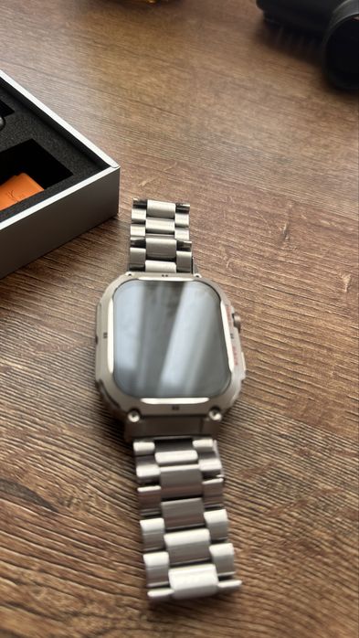 Уникален Smart Watch мери кръвно налягане в реално време