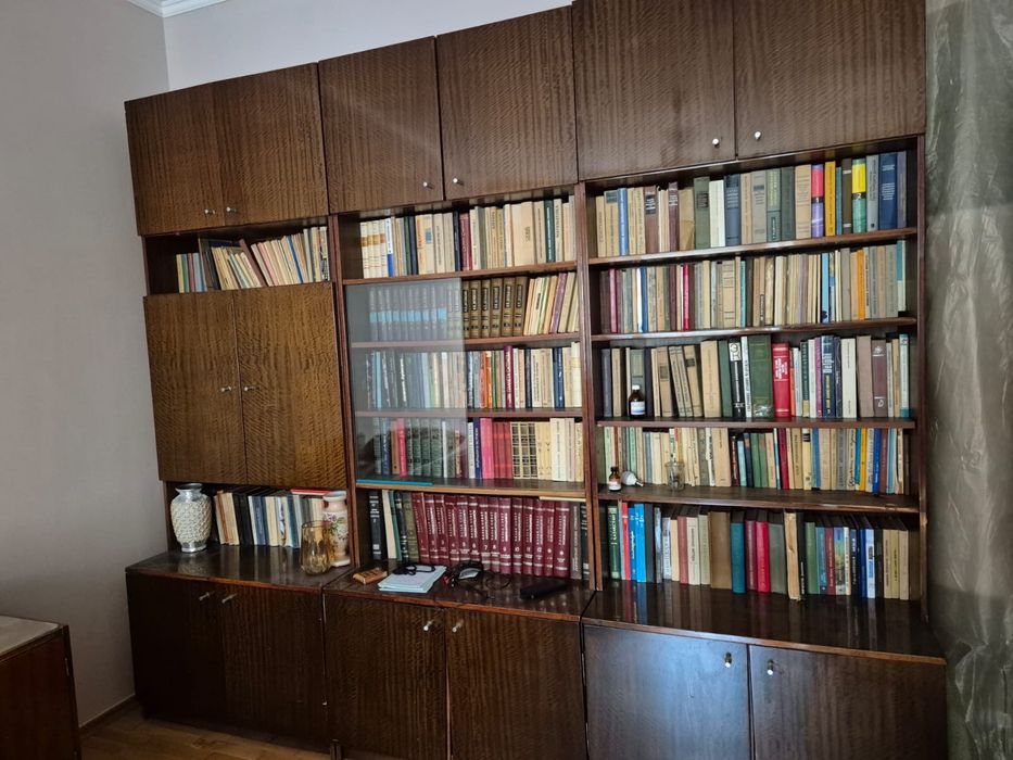 Книжный шкаф стенка
