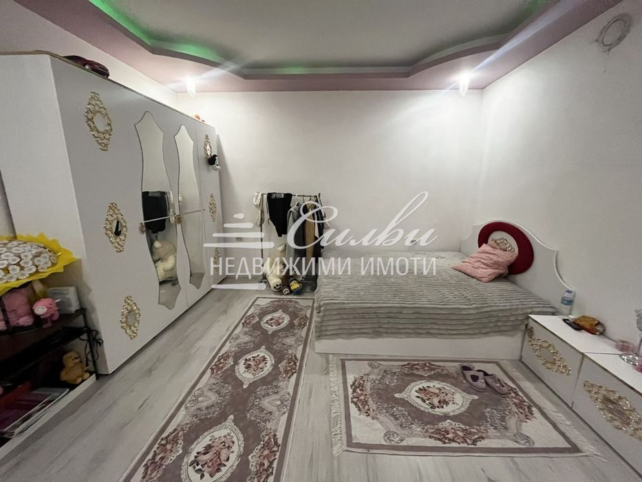 Двуетажна къща след ОСНОВЕН РЕМОНТ с РЗП 167 кв.м., - с. Златар!