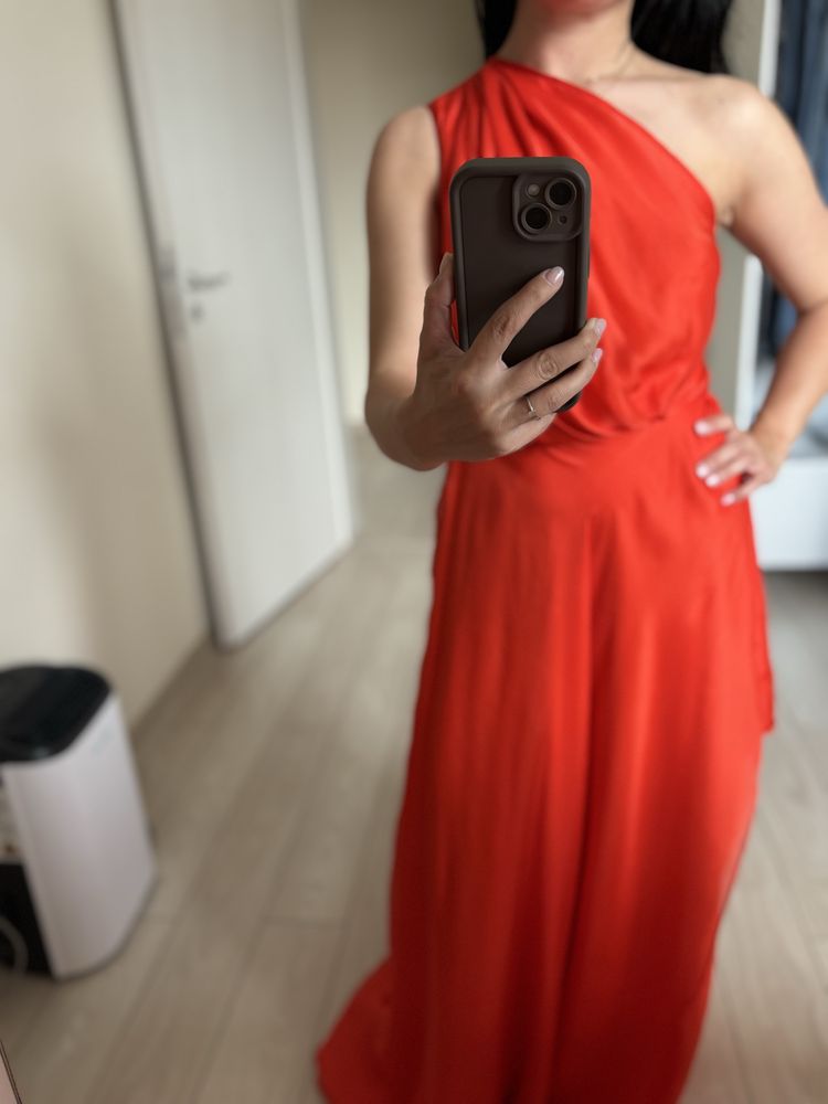 Irina Schrotter rochie pe un umar, din voal de mătase naturală