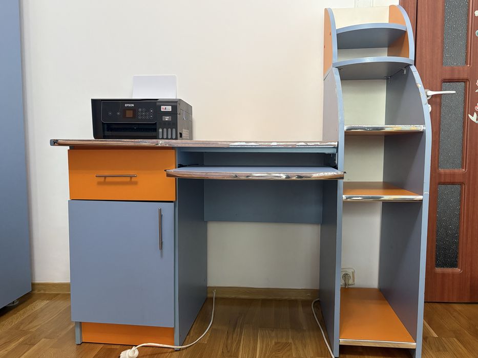 Vand mobila de dormitor, 3500 negociabil