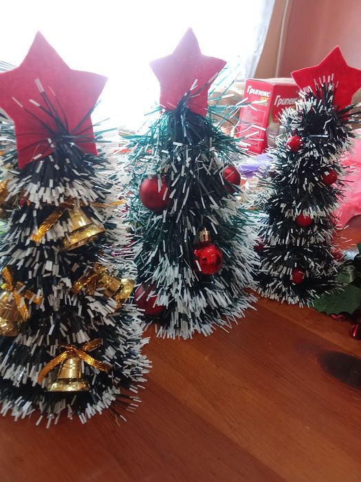 Коледни украси за базари