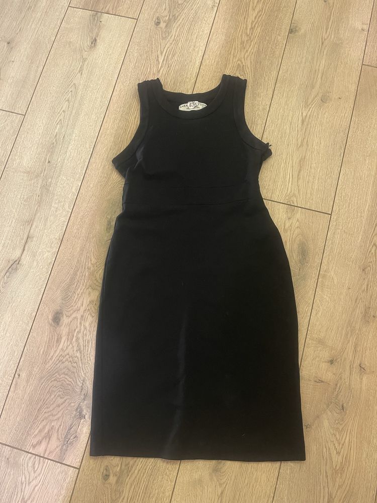 Платье Zara . В отличном состоянии