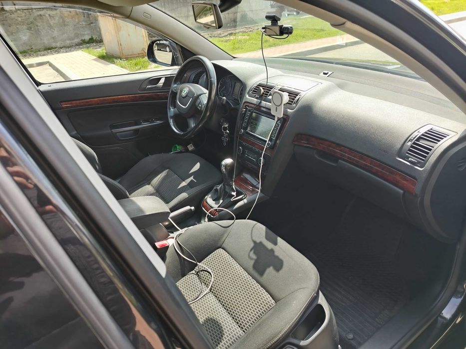 Vand sau schimb skoda octavia 2 cu logan dupa 2017