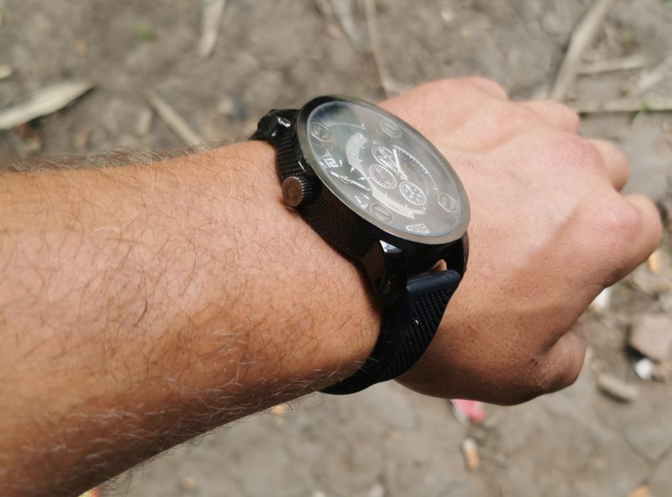 Vând ceas DFNG super elegant