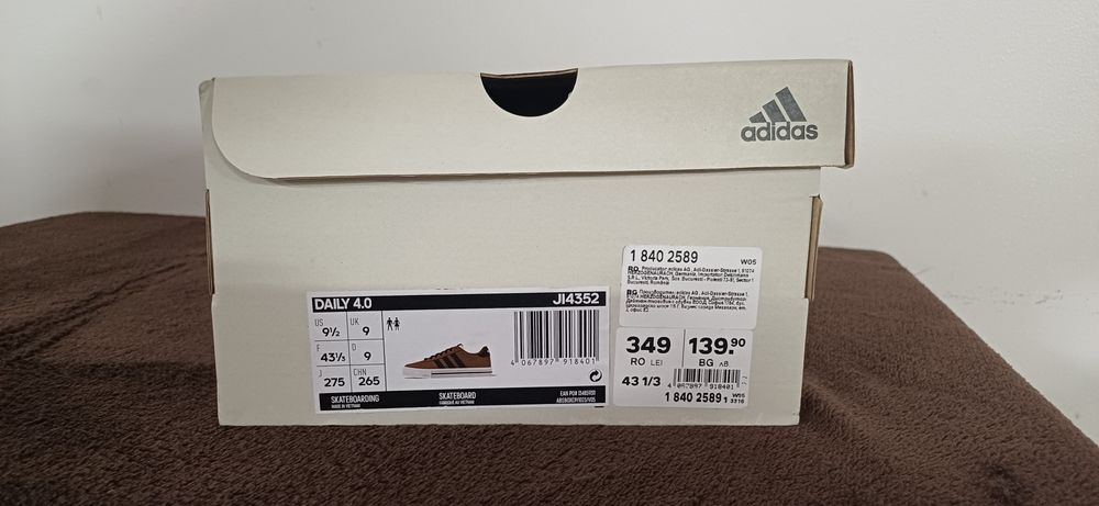 ADIDAS nou (negociabil)